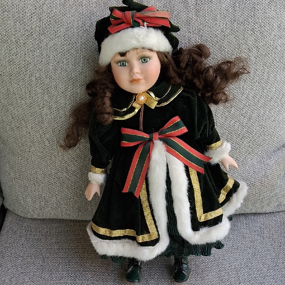 Source Unknown Festive Doll with Green and Gold Outfit